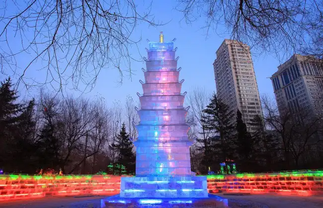 Harbin trip to the Zhaolin Park and watch Ice Lantern Show